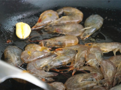 大虾回锅肉煲仔饭的做法和步骤(图10)