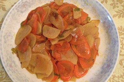 炒胡萝卜土豆片