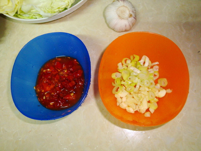 剁椒手撕圆包菜的做法和步骤(图2)