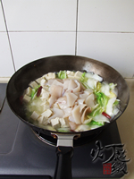 鱿鱼豆腐炖白菜的做法和步骤(图6)