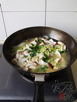 鱿鱼豆腐炖白菜的做法和步骤(图8)