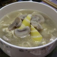 蘑菇春笋干丝汤