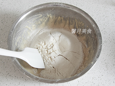 红茶果干松饼的做法和步骤(图5)