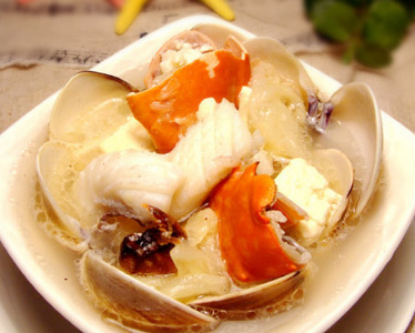 蟹白豆腐海鲜汤