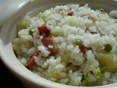 土豆腊肉焖米饭
