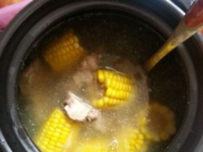 排骨炖玉米汤