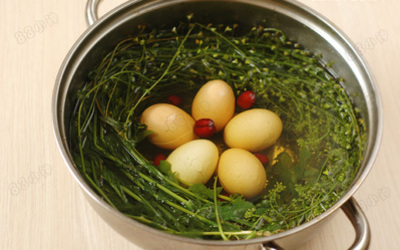 地菜花煮鸡蛋的做法和步骤第1张图