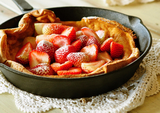 草莓早餐烤蛋饼