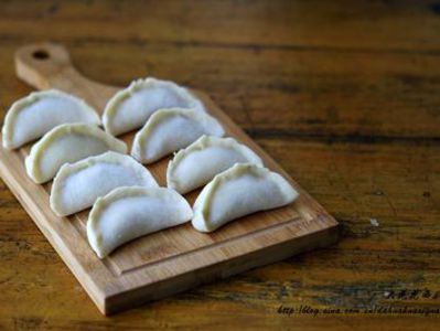小南瓜杏鲍菇冰花煎饺的做法和步骤(图2)