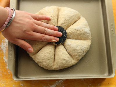 烘焙课堂:玛格丽特花朵面包的做法和步骤(图30)