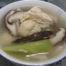 莴笋香菇鱼丸豆腐汤