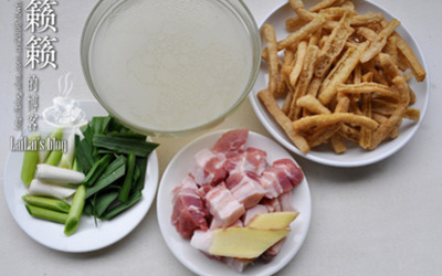 豆腐泡炖肉的做法和步骤第2张图