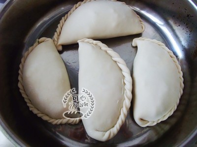 厨艺示范:鲜香韭菜盒子的做法和步骤(图10)