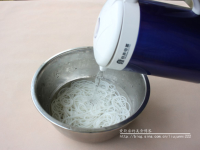 酸辣米粉的做法和步骤(图7)