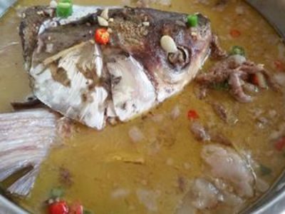 鱼头炖鱼杂火锅
