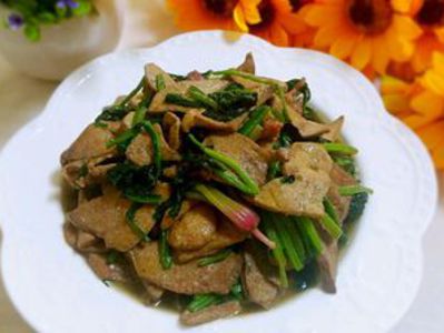 菠菜炒猪肝