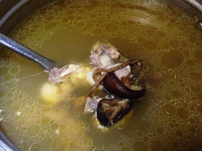 菌菇鸡汤