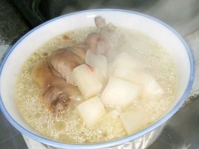 猪蹄萝卜汤