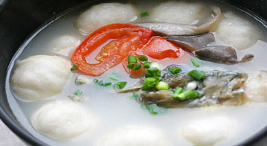 蘑菇番茄鱼丸汤